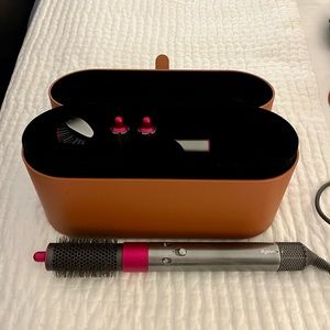 Dyson Air Wrap in Fuschia